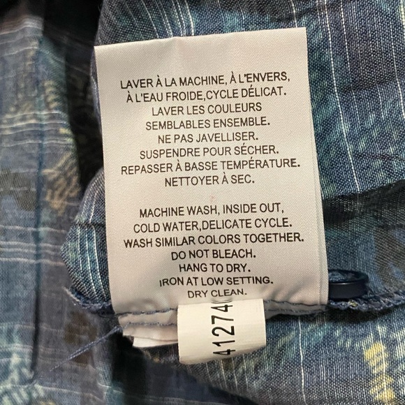 Lovely d/c jeans abstract floral blouse. Size 2X. Long sleeve, button up. - Picture 7 of 7